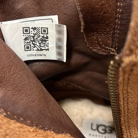 UGG Chestnut Fabrizia Studs Boot, Size 7 - Picture 10 of 12